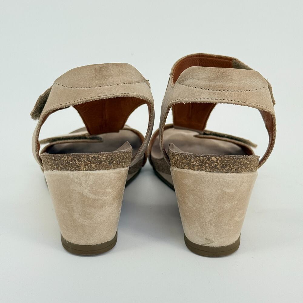 Taos Wedge Sandals Beige Leather Comfort Cork Hook Loop Casual Size 9.5 EU 40 - Picture 4 of 9